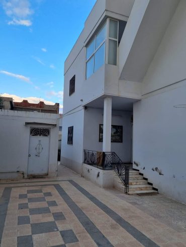 Villa-a-deux-etages-independants-Sfax-Route-de-Mahdia-450000-dinars-2