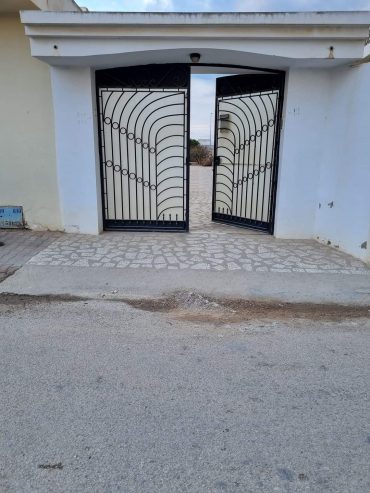 Villa-a-deux-etages-independants-Sfax-Route-de-Mahdia-450000-dinars