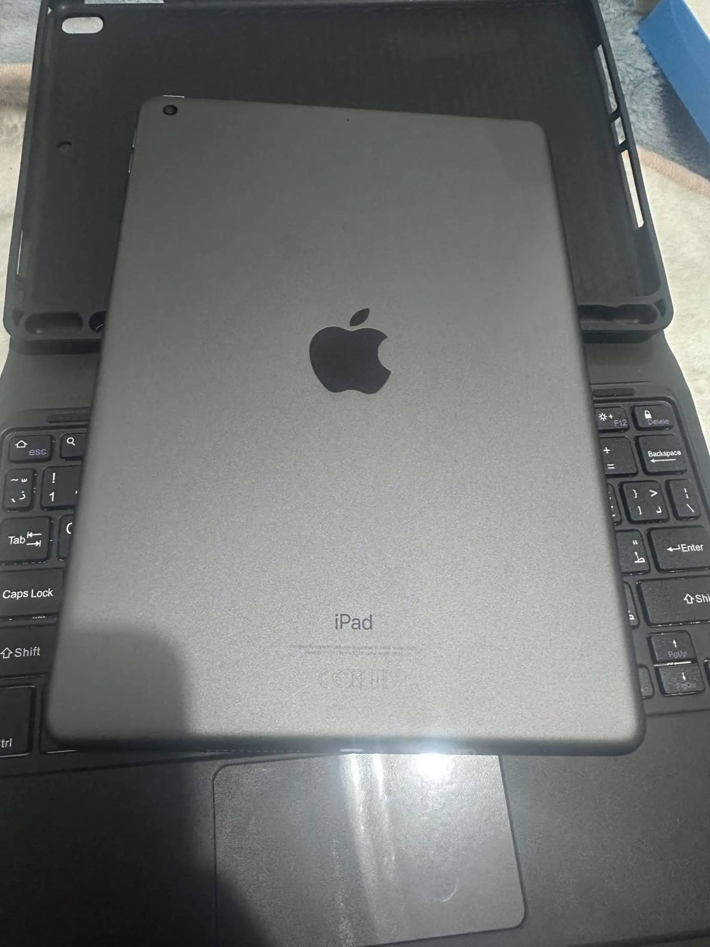 iPad-9-neuf-avec-clavier-El-Manar-1200-DT