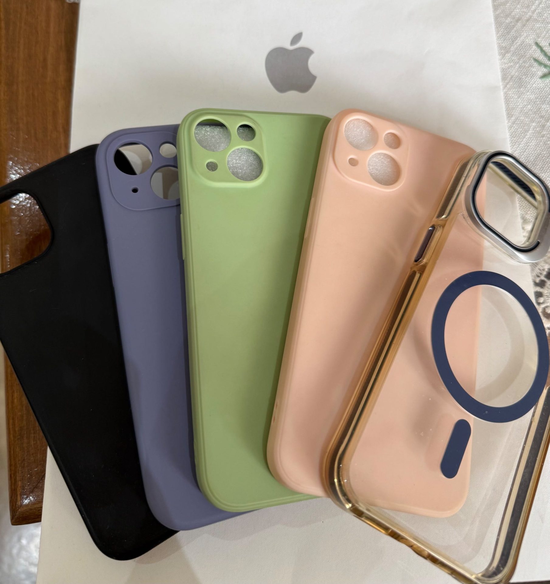 5-coques-colorees-incluses-iPhone-13-Protection-premium-style-Vente-Tunis-1400-DT-☎-26081959