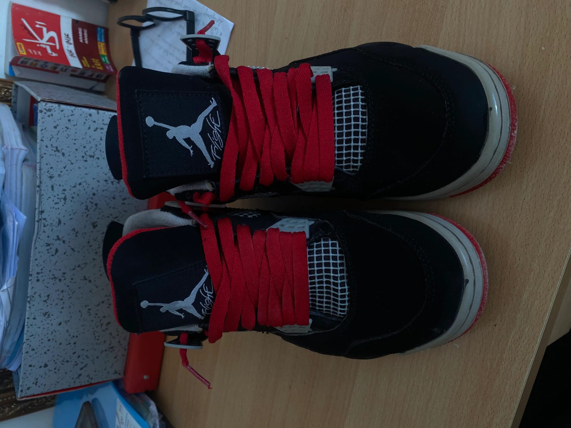 Chaussures-Nike-Air-Jordan-4-Retro-Bred-2019-–-Pointure-41-–-Excellent-Etat-–-70-DT-–-Denden