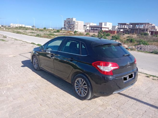 Citroen-C4-Essence-Manuelle-Tunis