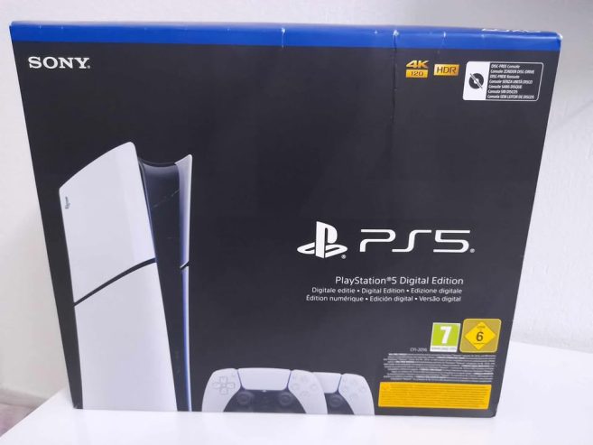 Console-PS5-Digital-Edition-Neuve-2-Manettes-Dans-Son-Paquet-1800-DT-Sfax-5