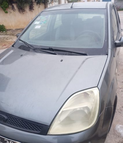 Ford-Fiesta-2001-Essence-Manouba-3