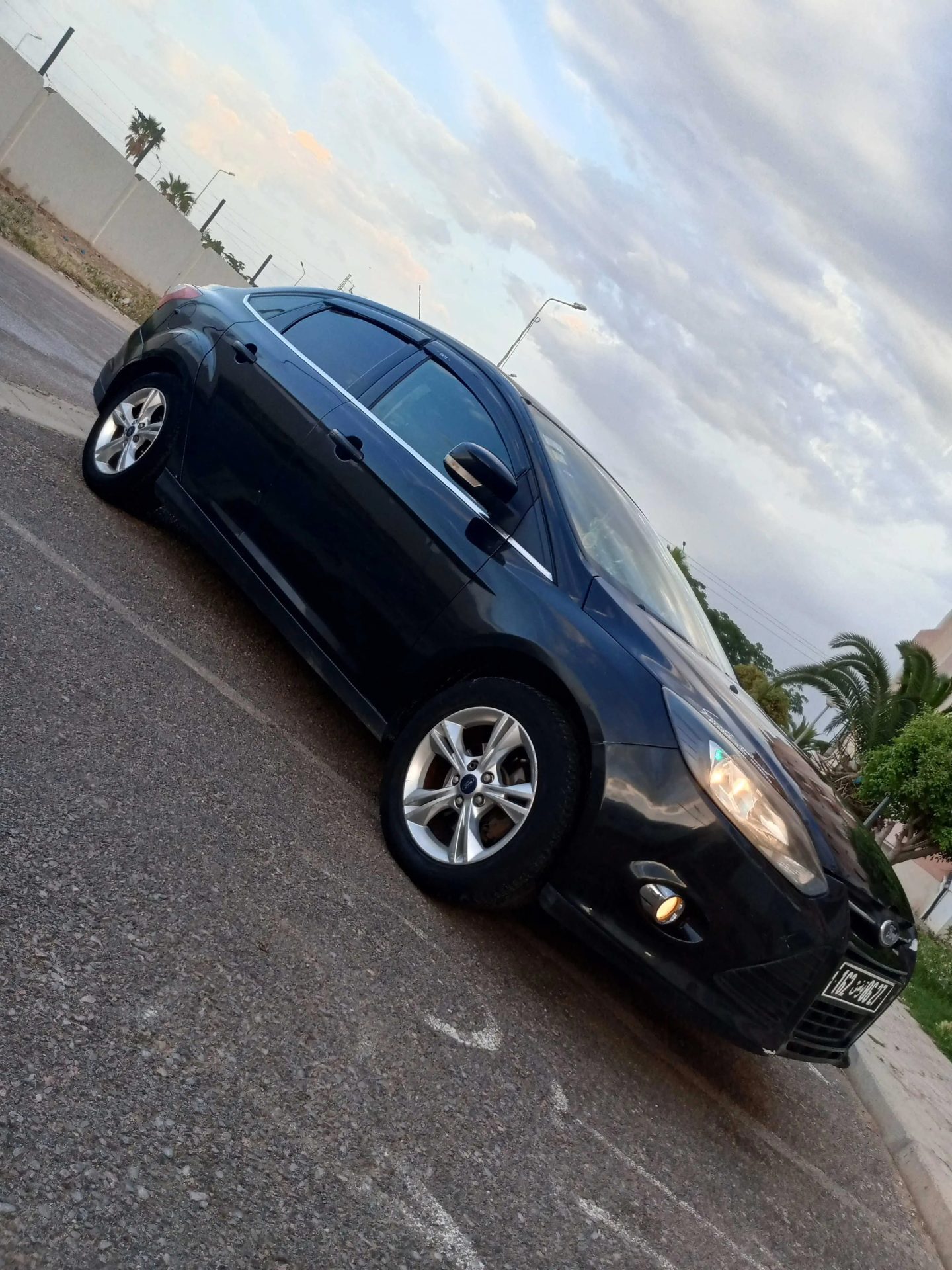 Ford-Focus-2013-a-vendre-a-Sousse-7-CV-essence-4-pneus-neufs-et-options-completes-2