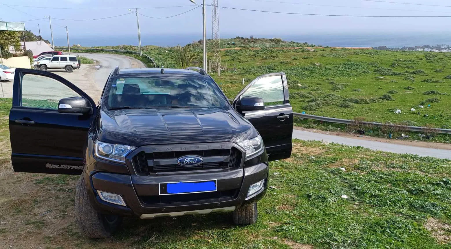 Ford-Ranger-Wildtrak-2017-17000-Km-Diesel-Toutes-Options-Bizerte-123000-dinars-9