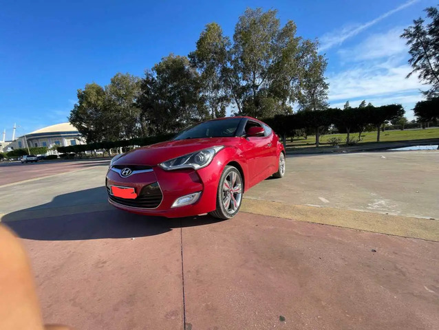 Hyundai-Veloster-occasion-Tunisie-2012-interieur-cuir-climatisation-automatique-multimedia-bluetooth-prix-affaire-35000DT