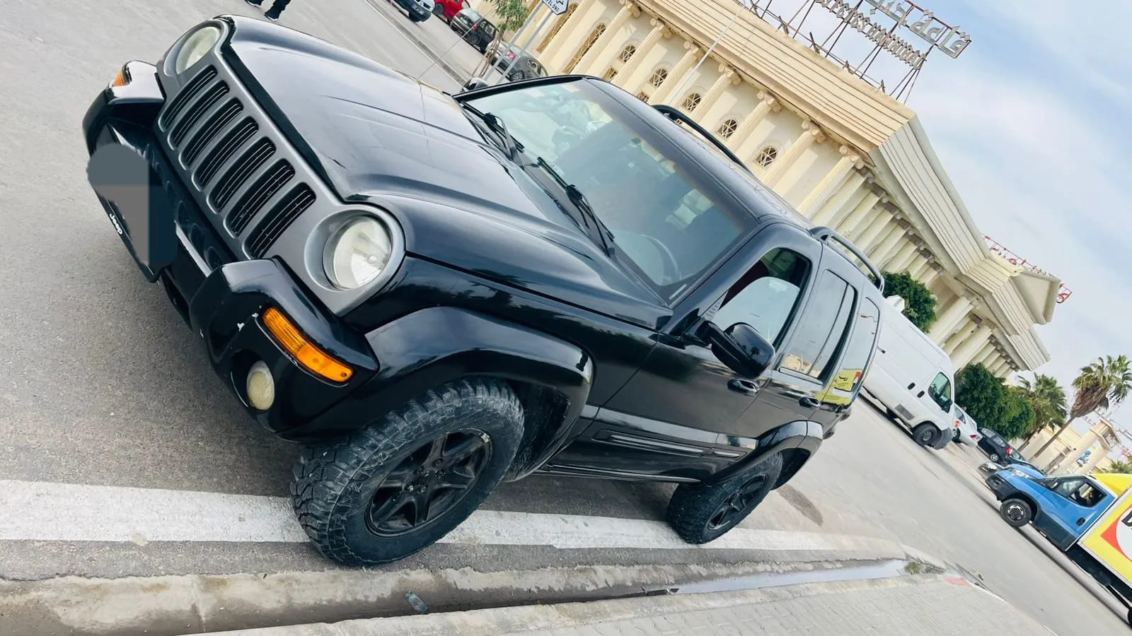 Jeep-Cherokee-2008-135-000-Km-Essence-15-CV-Boite-Auto-4×4-Sfax-21-000-DT-2