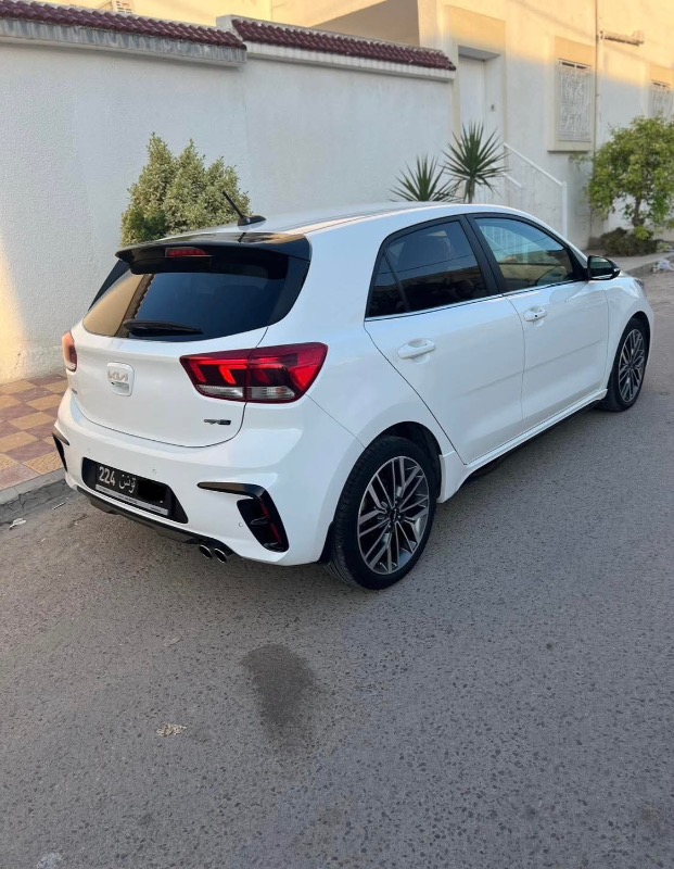 Kia-Rio-GT-Line-2021-72-300-Km-Essence-5-CV-Tunis-62-000-DT-Negociable