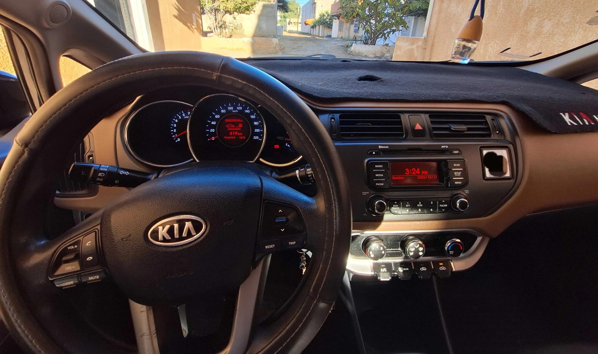 Kia-Rio-en-Excellent-Etat-Bien-Entretenue-2012-5-CV-Jendouba-32000-DT-4