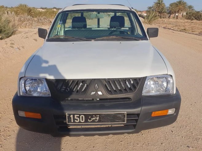 Mitsubishi-L200-Simple-Cabine-2011-220.000-Km-10-CV-Diesel-Kebili-28000-DT-4