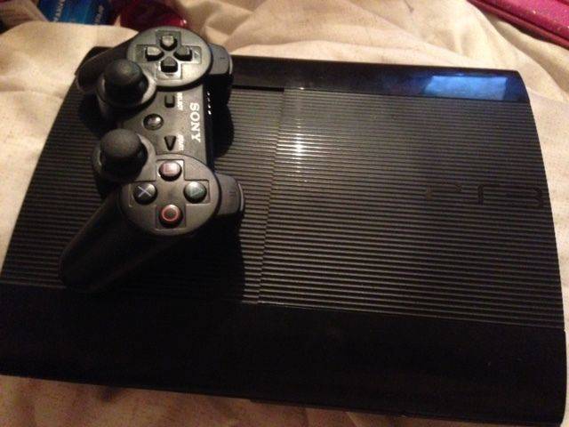 PS3-avec-Jeux-a-Vendre-Prix-120-DT-Le-Kef-Essers