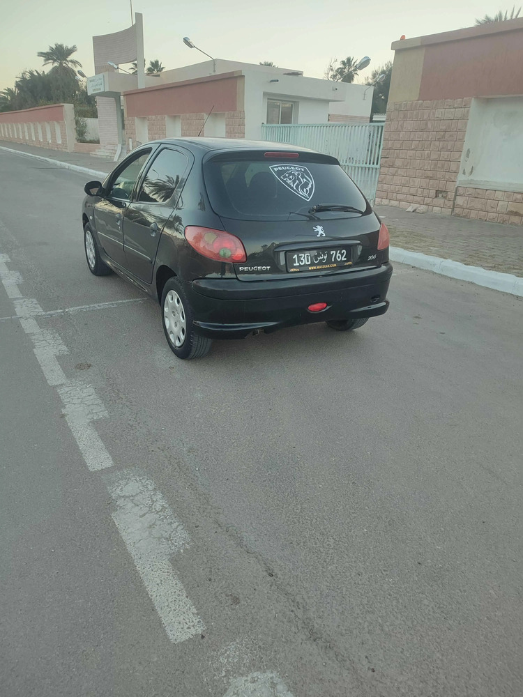 Peugeot-206-2007-en-excellent-etat-Peinture-dorigine-brillante-Vente-urgente-Gabes-☎-21 912 723