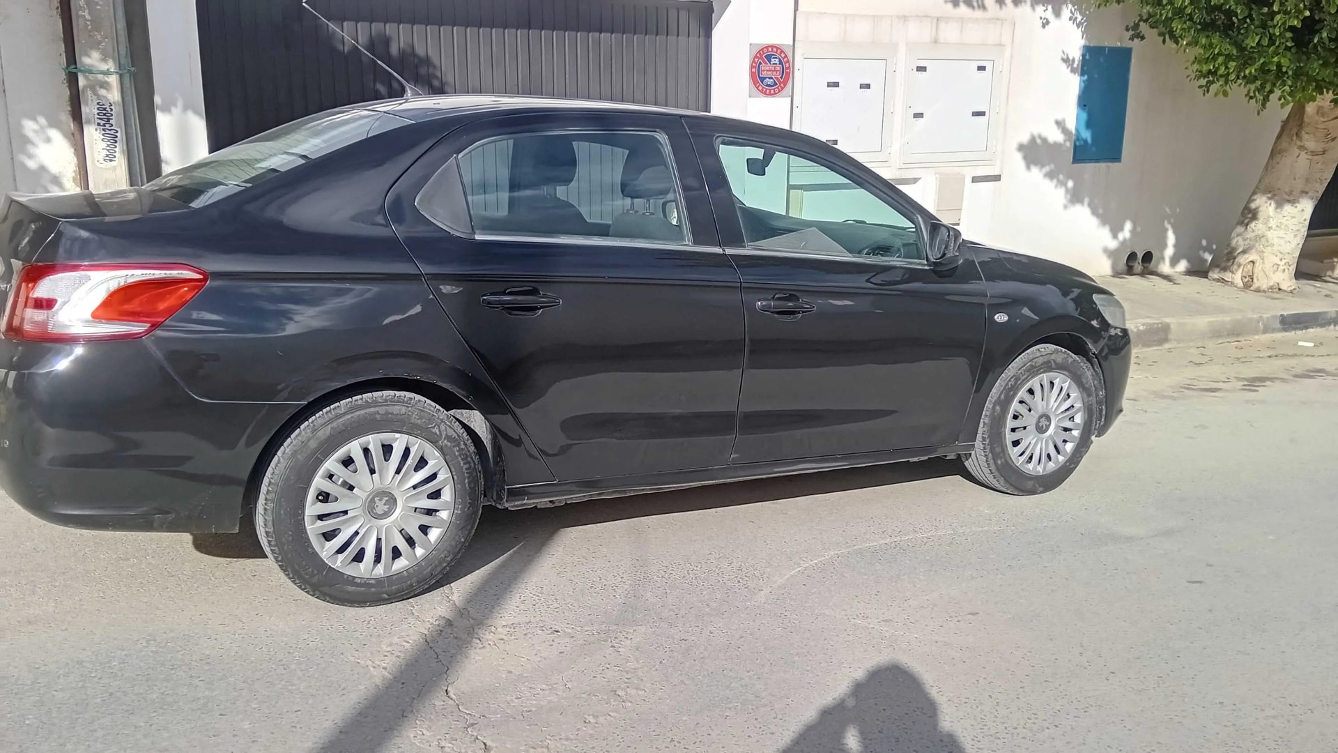 Peugeot-301-Essence-2017-Prix-22000-DT-La-Soukra-Ariana-3