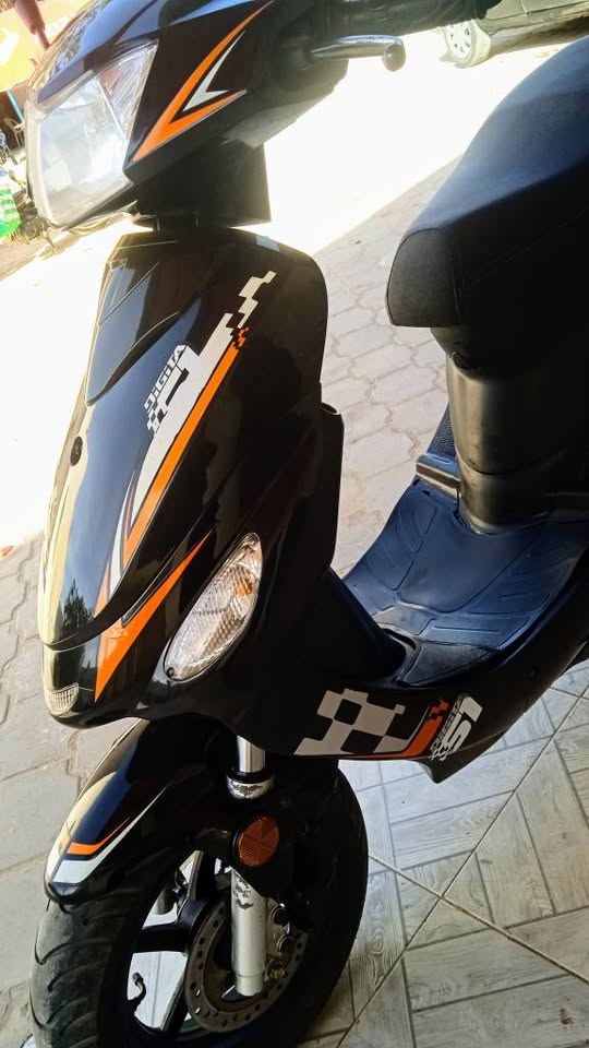 Scooter-Digita-49cc-Noir-a-vendre-a-Gabes-–-Prix-2000-TND-1