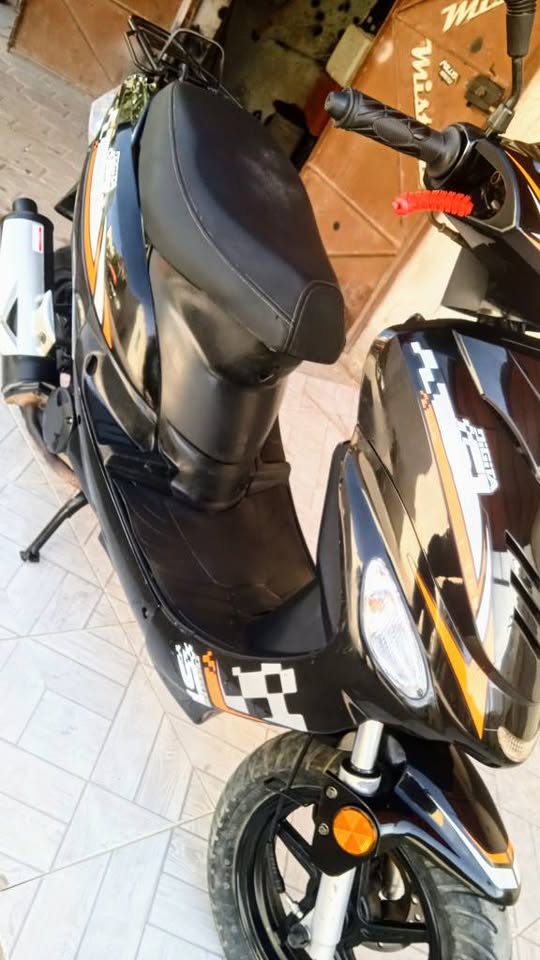 Scooter-Digita-49cc-Noir-a-vendre-a-Gabes-–-Prix-2000-TND-3