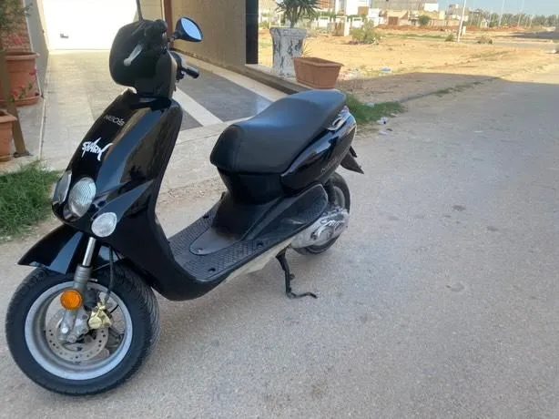 Scooter-MBK-Ovetto-avec-Systeme-dAlarme-et-Pneus-Neufs-Sidi-Bouzid-3200-DT-2