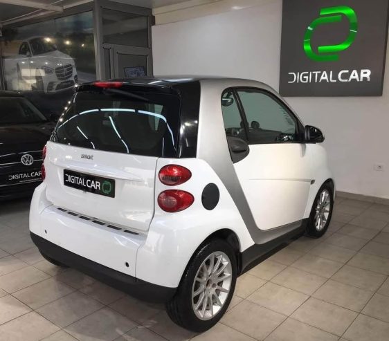 Smart-Fortwo-Occasion-BVA-Toit-Panoramique-2010-26800-DT-La-Marsa-6