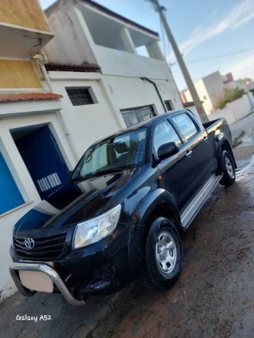 Toyota-Hilux-2015-4×4-Double-Cabine-a-vendre-a-Tabarka-Tunisie