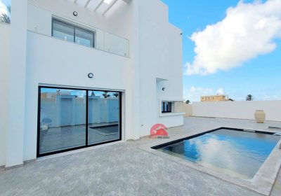 VILLA AVEC PISCINE À VENDRE À GHIZEN ZA DJERBA - RÉF V699