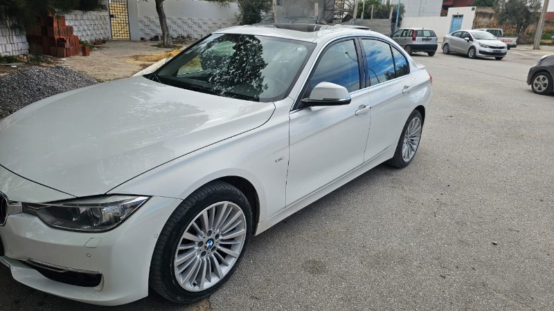 BMW-Serie-3-VI-Luxury-Line-2014-avec-equipements-haut-de-gamme