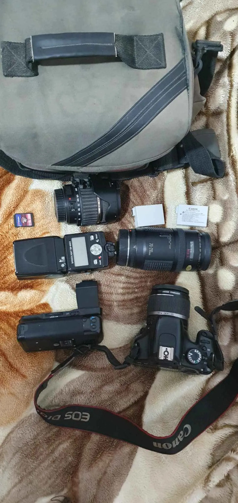 Canon-EOS-550D-occasion-a-vendre-a-Ariana-Appareil-photo-professionnel-avec-objectifs-inclus-Prix-1600-dinars