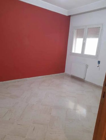 Chambre-dans-appartement-S3-a-la-Soukra