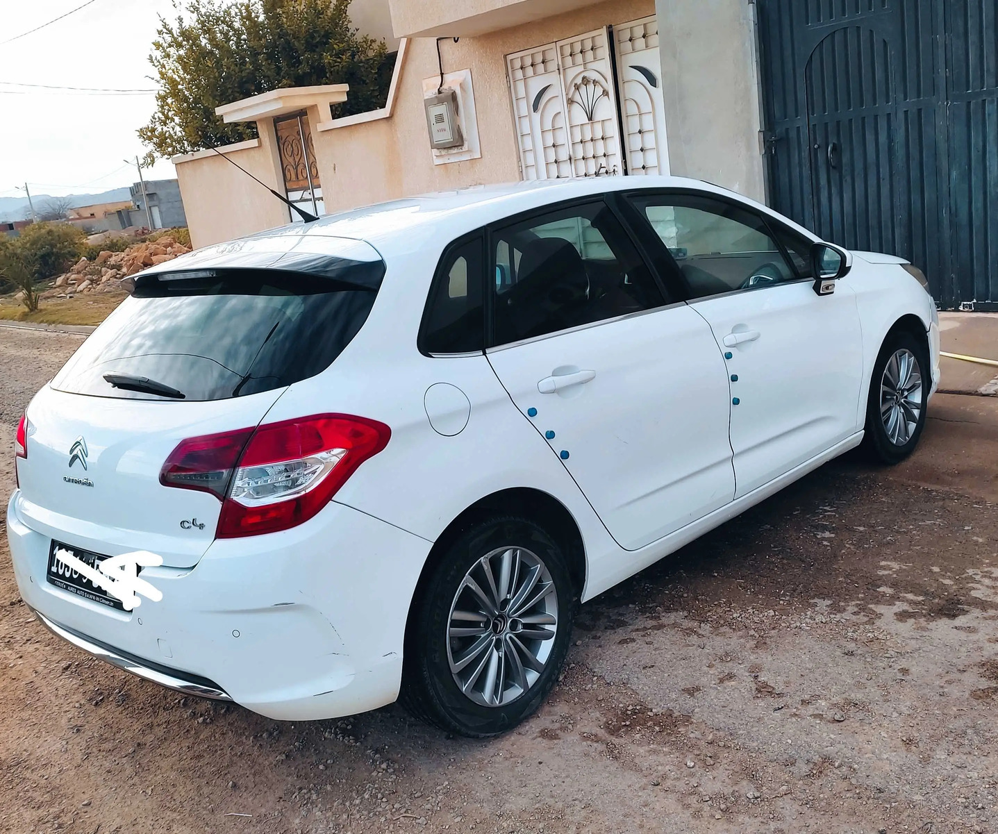 Citroen-C4-e-HDi-2011-a-vendre-en-Tunisie-–-Diesel-6-CV