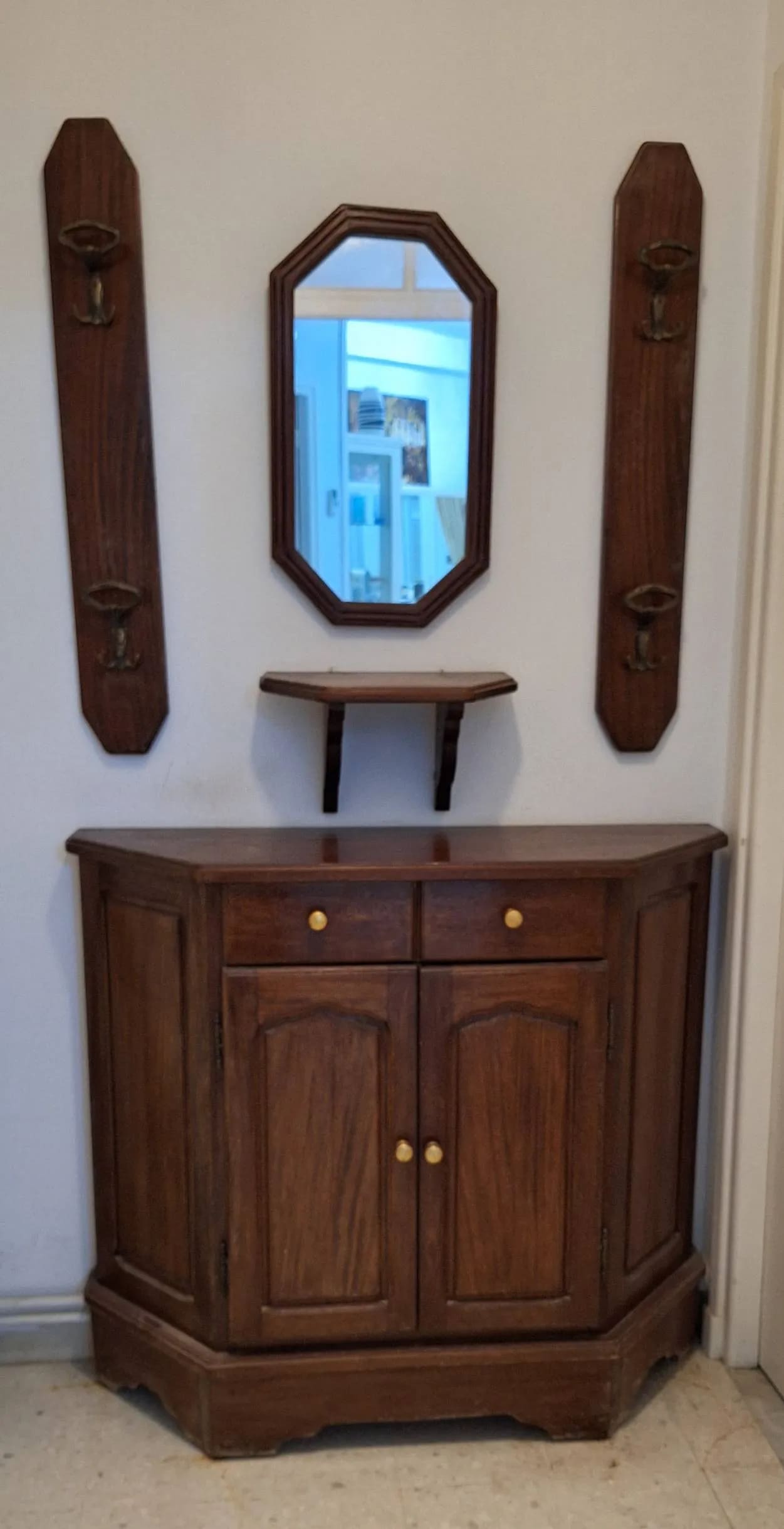 Console-dentree-avec-porte-manteaux-et-miroir-en-tres-bon-etat-a-vendre