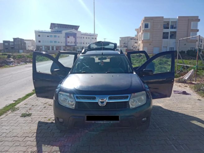 Dacia-Duster-2011-Diesel-Vue-generale-exterieure-Voiture-occasion-a-vendre-a-Hammam-Chatt-Prix-36-000-DT