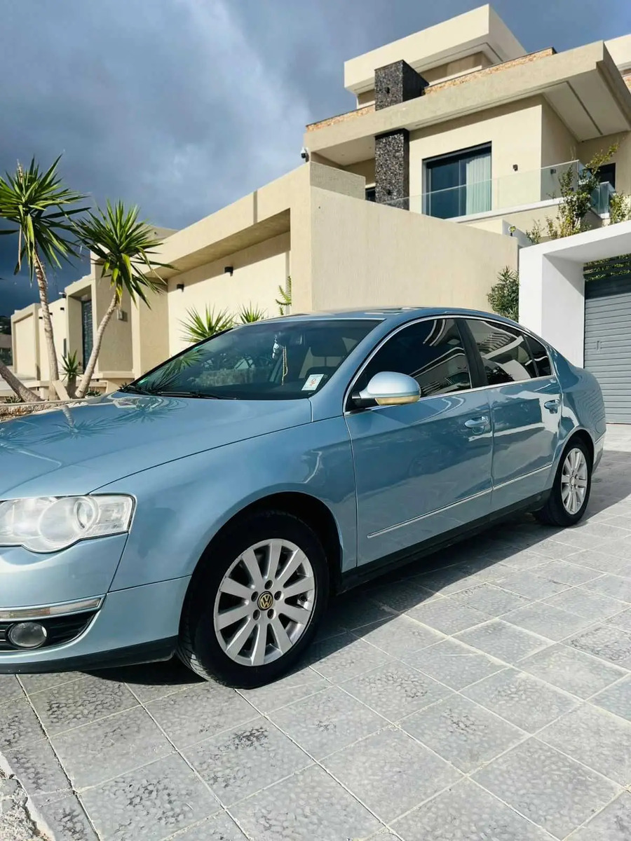 Exterieur-Volkswagen-Passat-B7-2010-a-vendre-carrosserie-berline-elegante