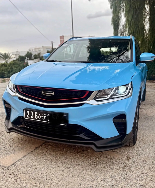 Geely-Coolray-2023-Design-sportif-et-moderne-Couleur-Bleu-Lamborghini-Sousse-65900-DT-vue-avant