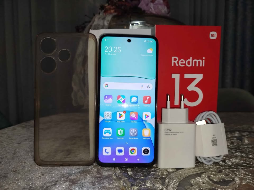 Grand-ecran-667-pouces-Xiaomi-Redmi-13-Full-HD