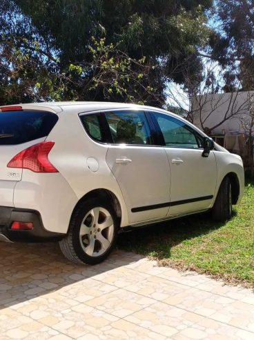 Jantes-en-alliage-et-pneus-en-bon-etat-Peugeot-3008