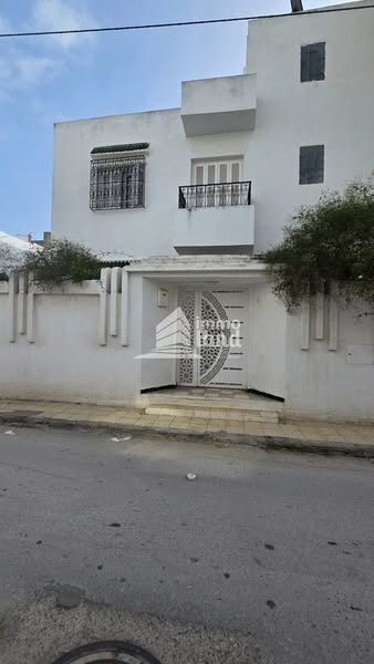 Maison-S4-a-vendre-au-Kram-Tunis