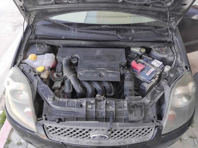 Moteur-Ford-Fiesta-Ghia-2007