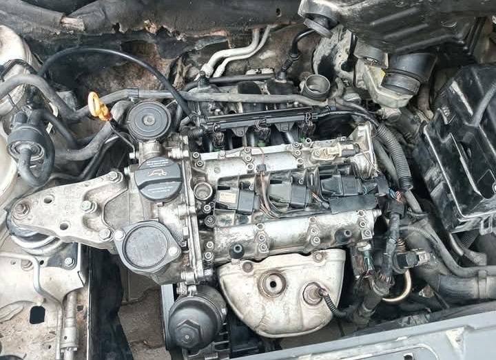 Moteur-essence-Volkswagen-Polo-5-Entretien-regulier-verifie