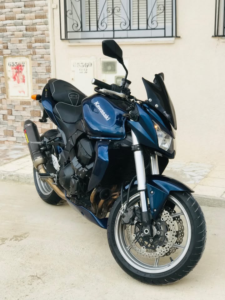 Moto-Kawasaki-Z750-2008-a-vendre-en-Tunisie