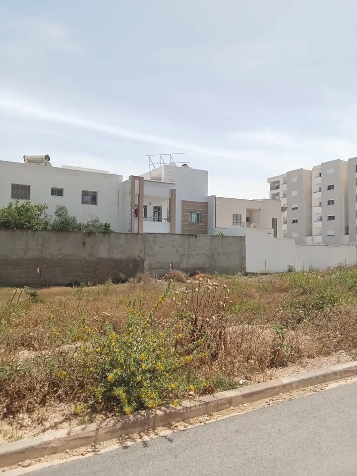 Opportunite-immobiliere-terrain-213m²-a-Rades