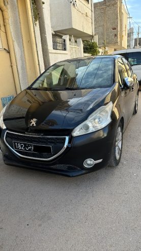 Peugeot-208-Style-ABS-2015-a-vendre-a-Kairouan-exterieur-impeccable