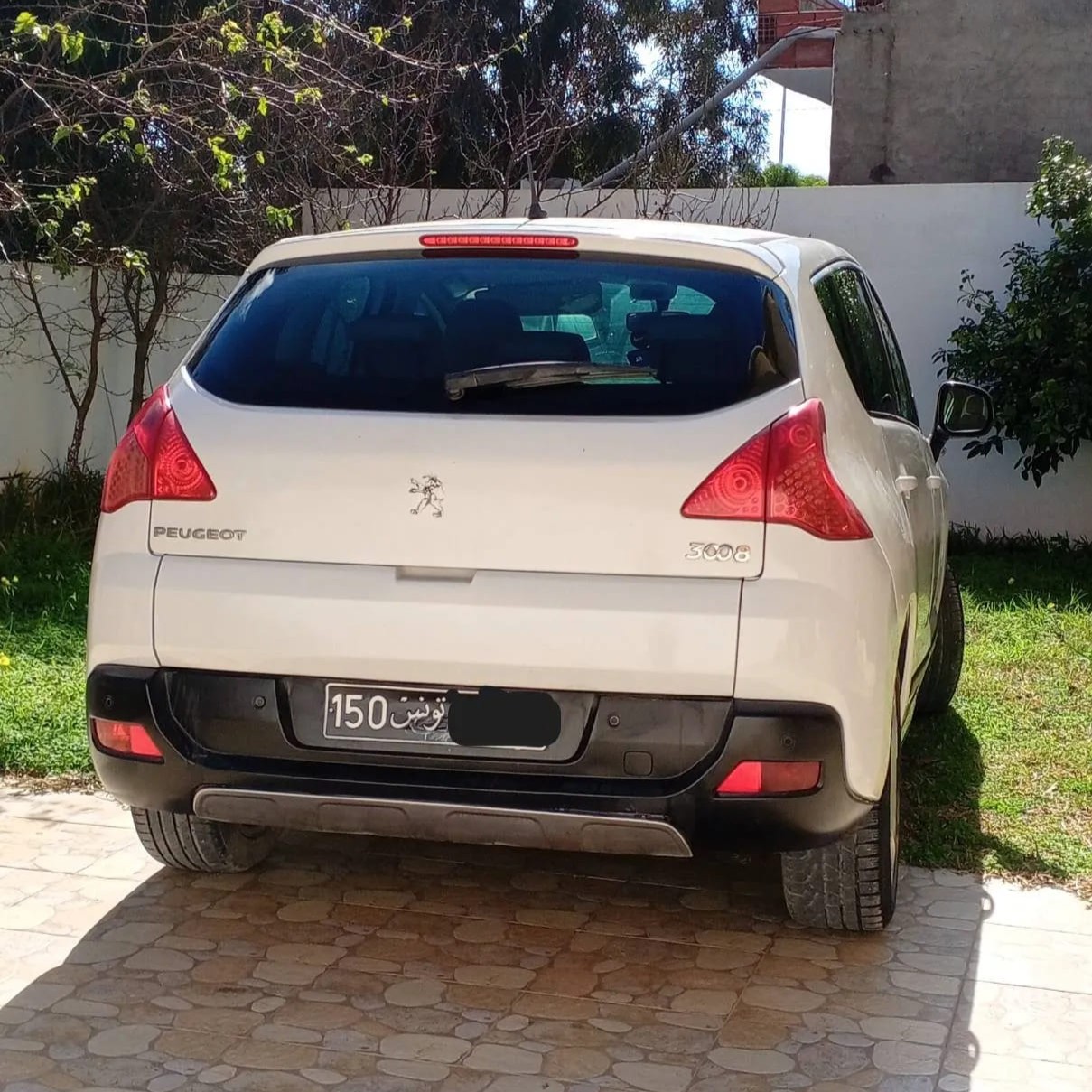 Peugeot-3008-occasion-bien-entretenue-a-vendre-a-Kelibia