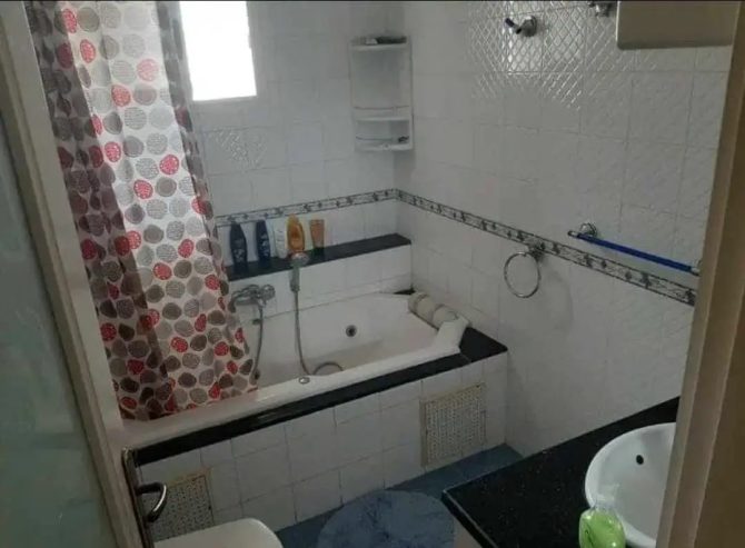 Salle-de-bain-moderne-de-lappartement-S2-a-Hammam-Sousse