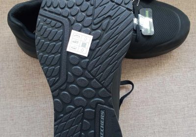 À Vendre : Baskets Skechers Noires et Grises