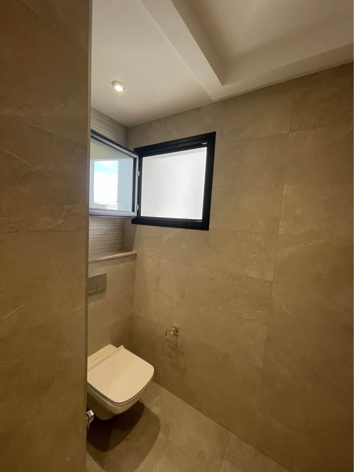 Toilette-dans-Etage-de-villa-S3-haut-standing-a-louer-a-Sfax