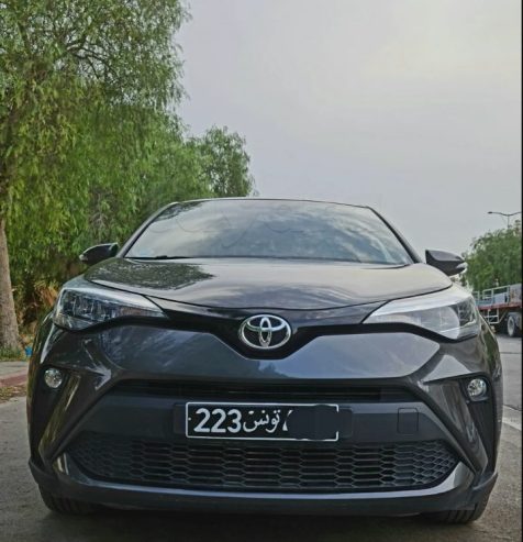 Toyota-C-HR-2021-gris-metallise-avant-SUV-hybride-en-excellent-etat-a-vendre-a-Ain-Zaghouan