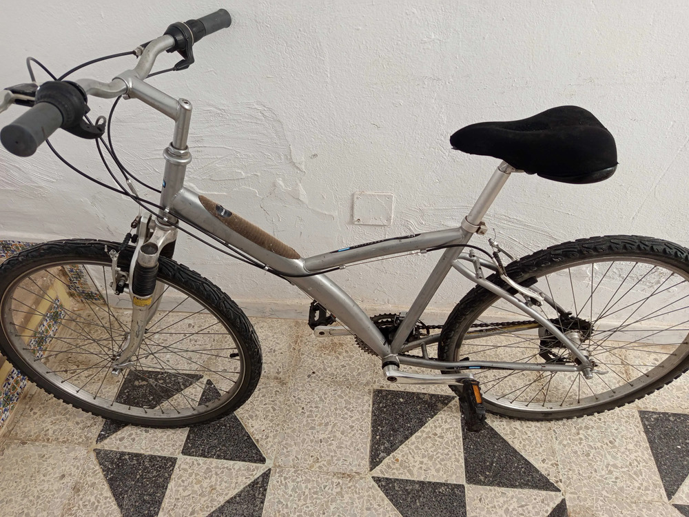 Velo-Btwin-500-presque-neuf-a-vendre-a-La-Marsa-Tunisie