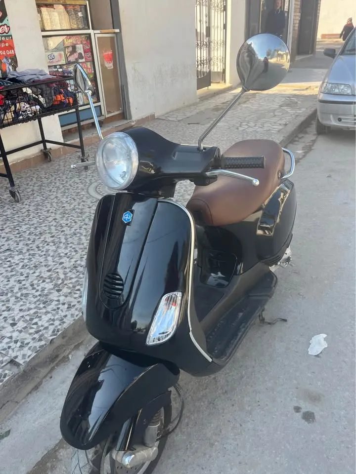 Vespa-LX-50cc-a-vendre-a-Ain-Zaghouan-–-Contact-et-essai-disponible