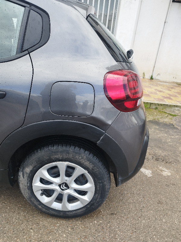 Voiture-citadine-confortable-et-moderne-–-Citroen-C3-Populaire