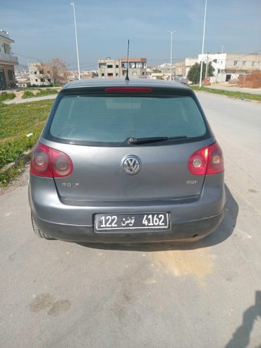 Voiture-occasion-Golf-5-Diesel-6-CV-bien-entretenue