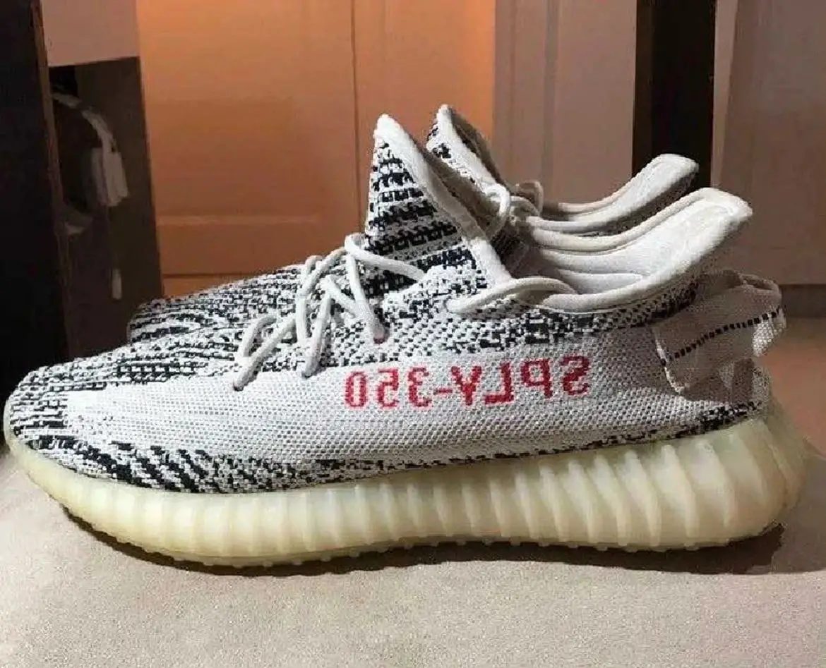 Adidas-Yeezy-Boost-350-V2-Zebra-pointure-43-a-vendre-en-Tunisie